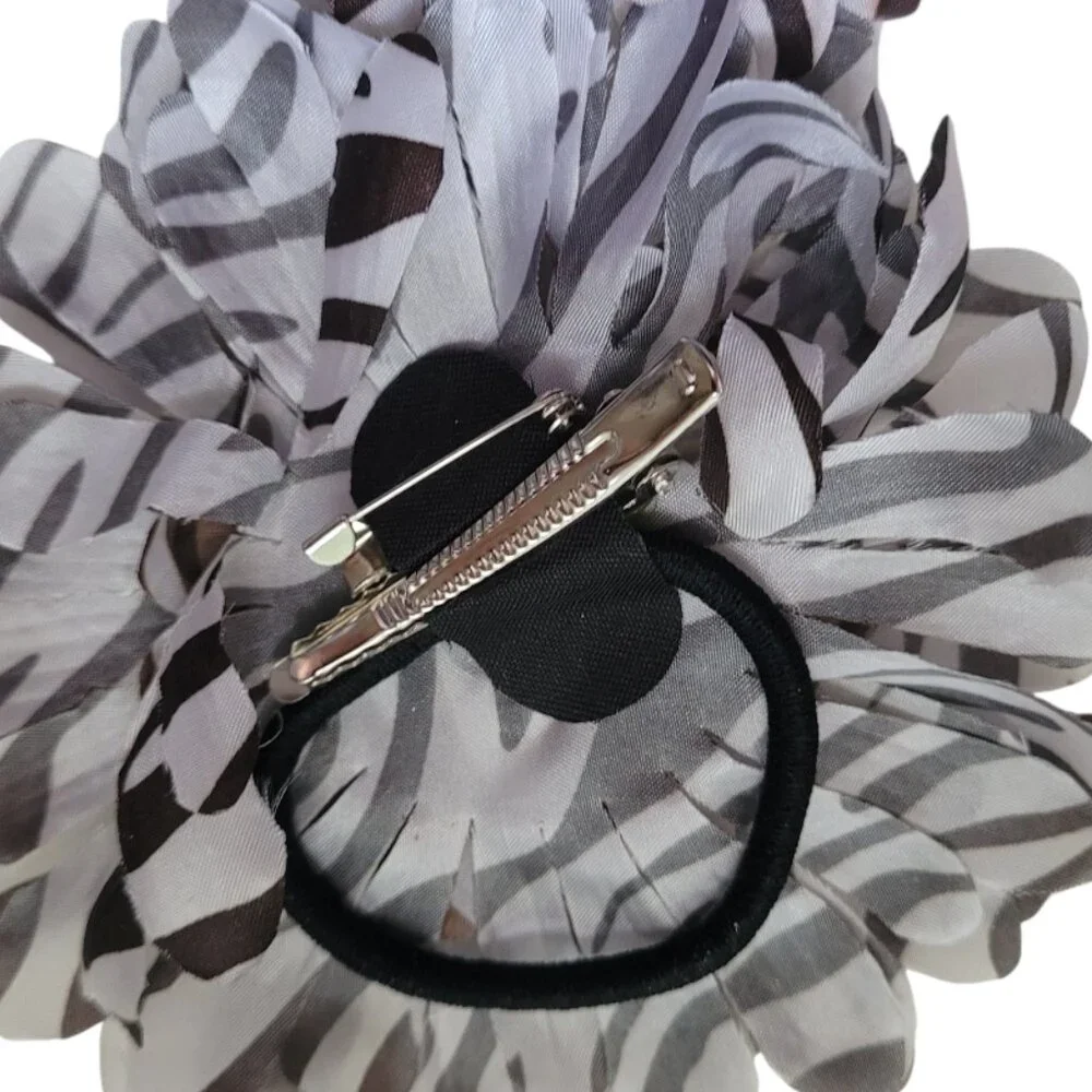 Lot of 10 zebra flower hair clips, 5 baby sock coin purses, 3 bow hair clips